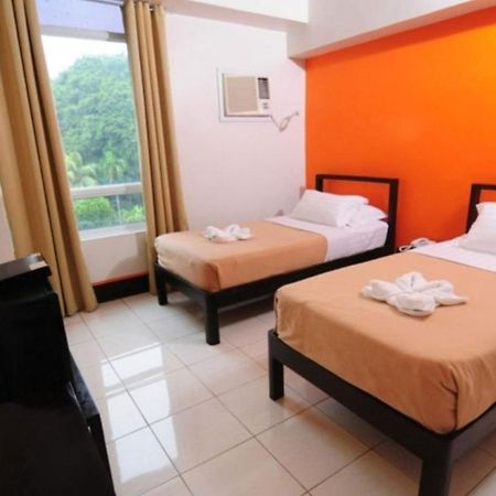 Negrense Suites Bacolod Esterno foto