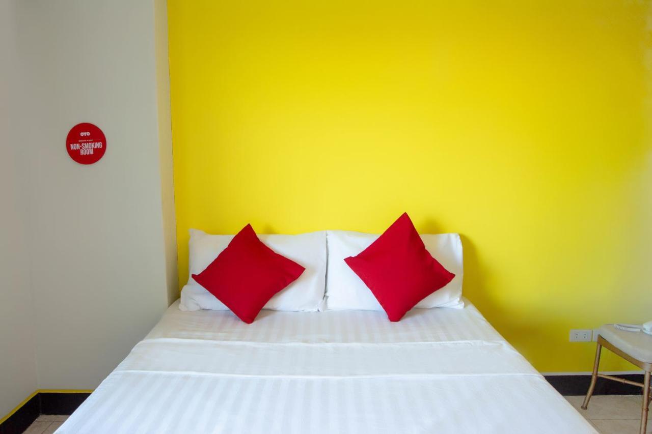 Negrense Suites Bacolod Esterno foto