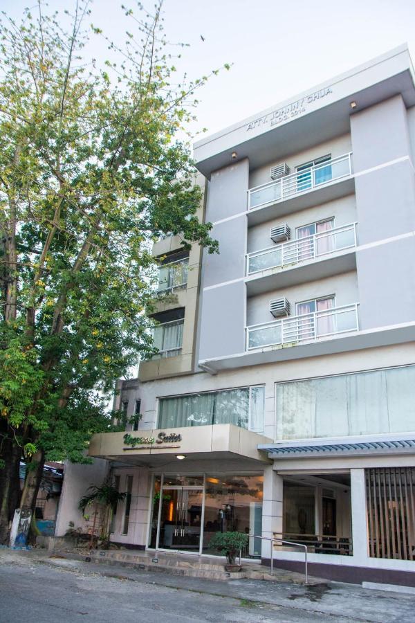 Negrense Suites Bacolod Esterno foto