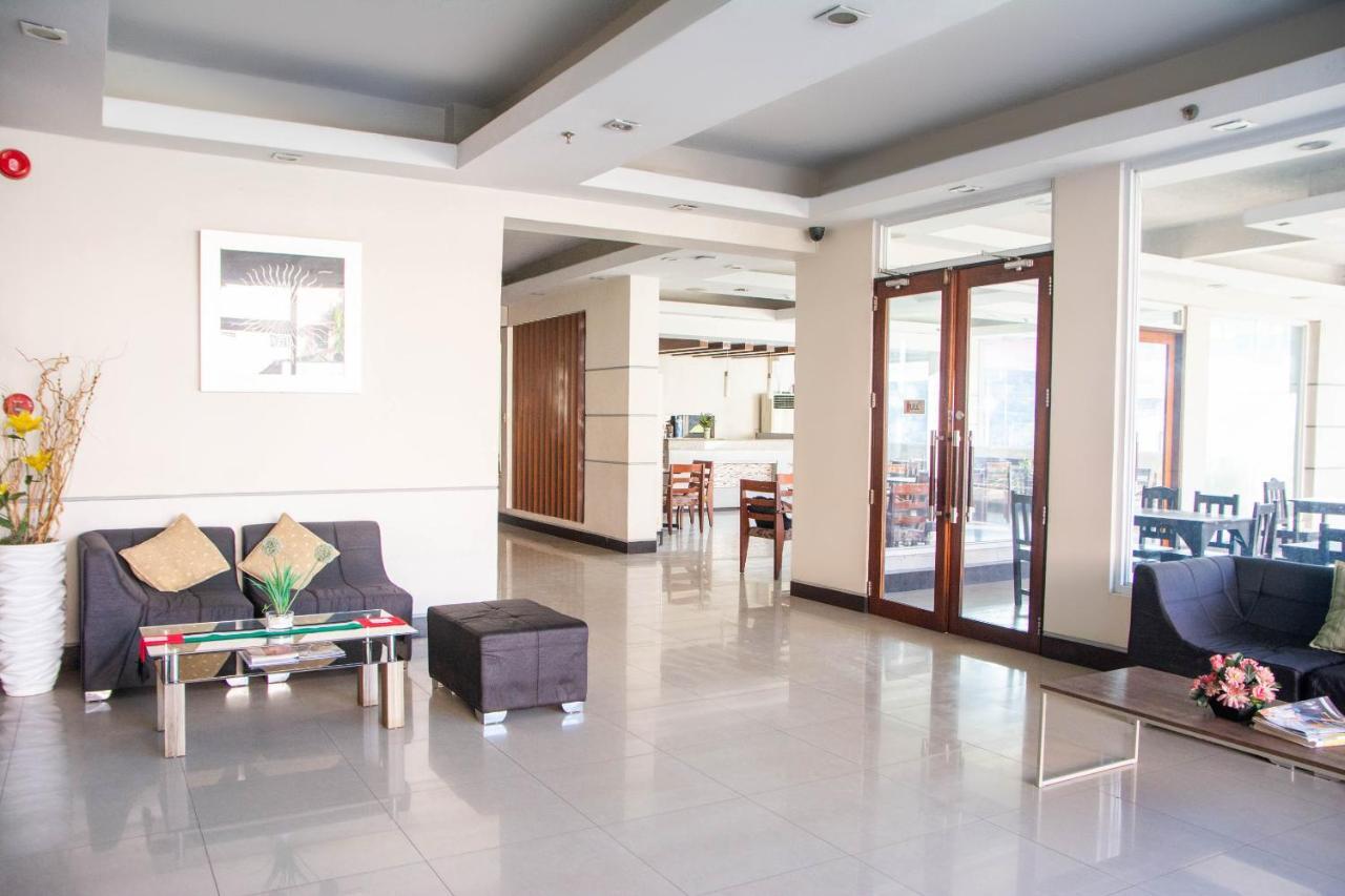 Negrense Suites Bacolod Esterno foto