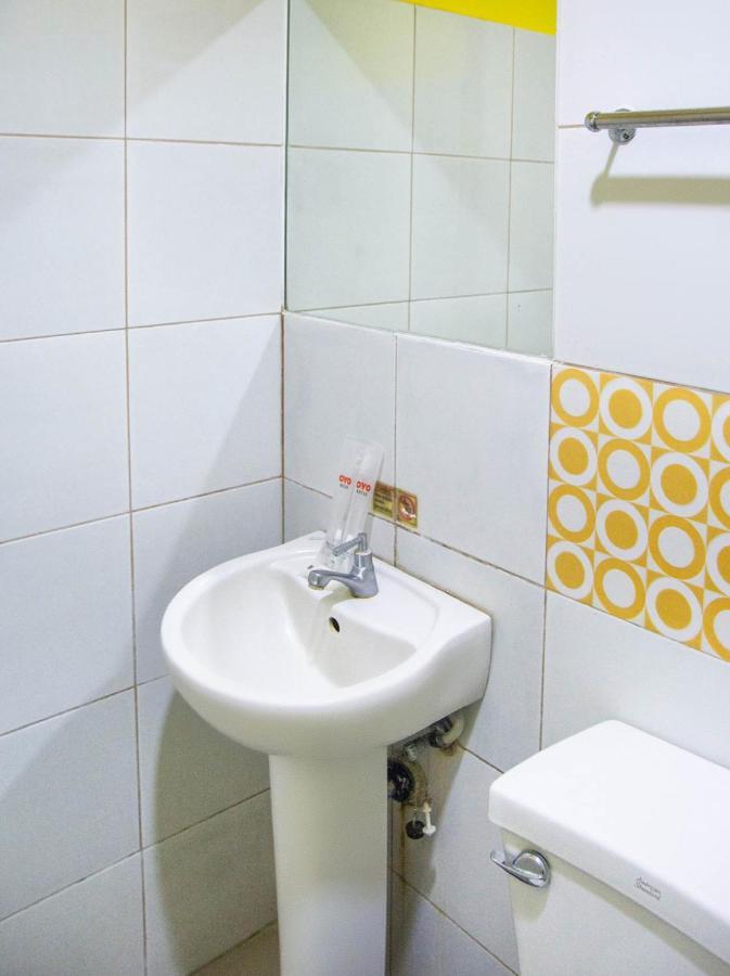 Negrense Suites Bacolod Esterno foto